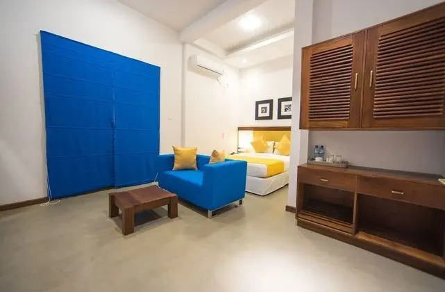 Deluxe Üç Kişilik Oda, 1 En Büyük (King) Boy Yatak, Şehir Manzaralı, Bahçeli
