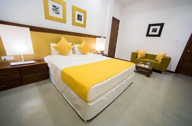 Deluxe Üç Kişilik Oda, 1 En Büyük (King) Boy Yatak, Şehir Manzaralı, Bahçeli