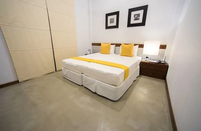 Deluxe Üç Kişilik Oda, 1 En Büyük (King) Boy Yatak, Şehir Manzaralı, Bahçeli