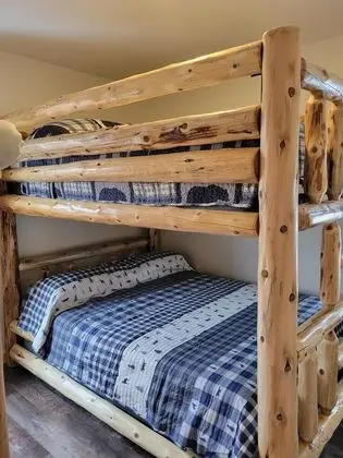 Cabin 23B, Non-Smoking