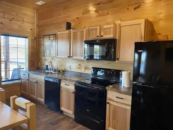 Cabin 23B, Non-Smoking