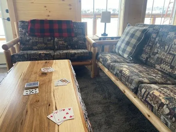 Cabin 23B, Non-Smoking