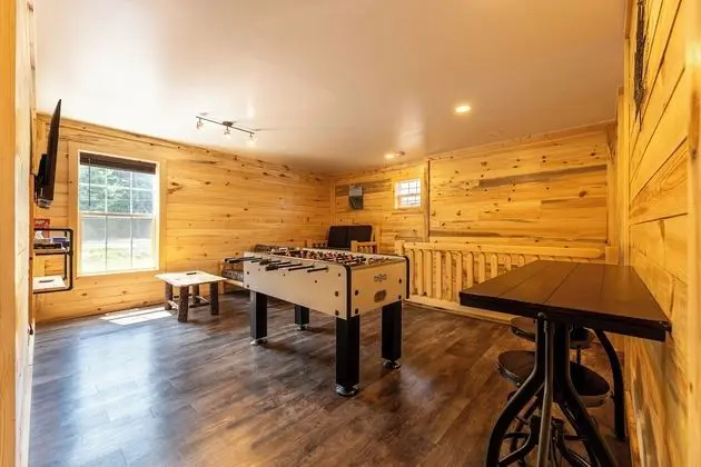 Cabin 23B, Non-Smoking