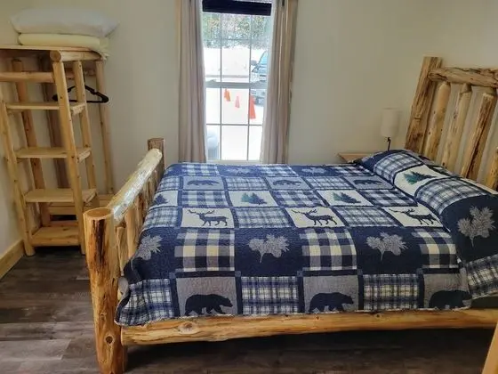 Cabin 2BA, Pet Friendly, Non-Smoking