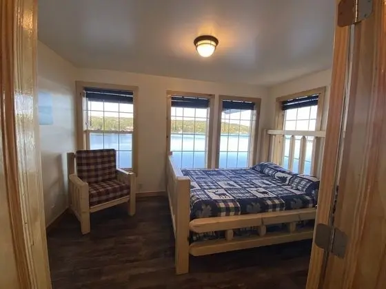 Cabin 2BA, Pet Friendly, Non-Smoking