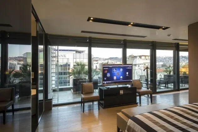 Executive Suite, Şehir Manzaralı