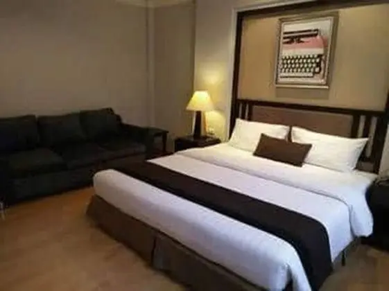 Executive Corner  Room