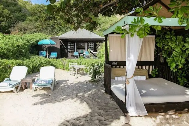 Beachfront Sanctuary Pool Cottage