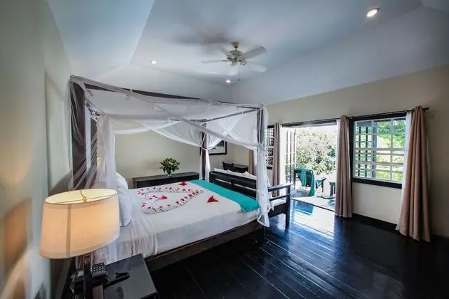 Beachfront Sanctuary Pool Cottage