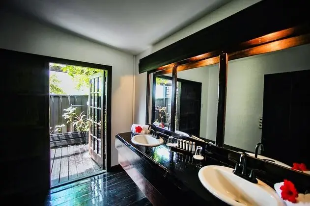 Beachfront Sanctuary Pool Cottage