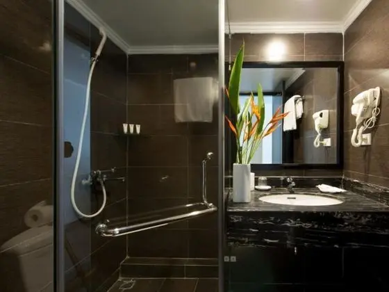 Premium Keypad Suite room with city view