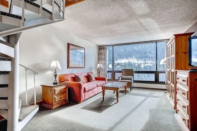 Çatı Katı (Loft), 1 En Büyük (King) Boy Yatak (Lodge)