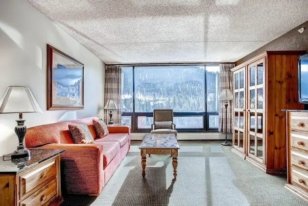 Çatı Katı (Loft), 1 En Büyük (King) Boy Yatak (Lodge)