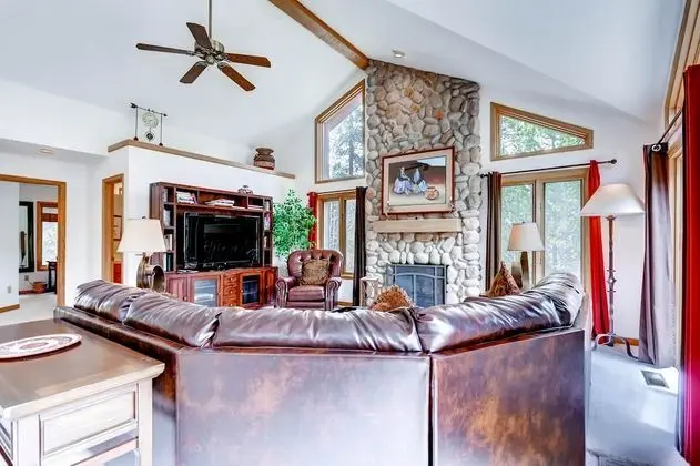 Oda, 4 Yatak Odası (Bryant Home, 3 Bath)