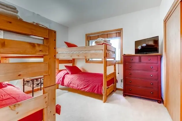 Oda, 4 Yatak Odası (Bryant Home, 3 Bath)