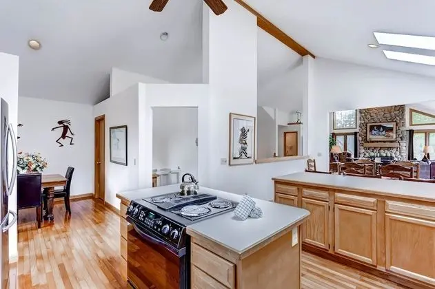 Oda, 4 Yatak Odası (Bryant Home, 3 Bath)
