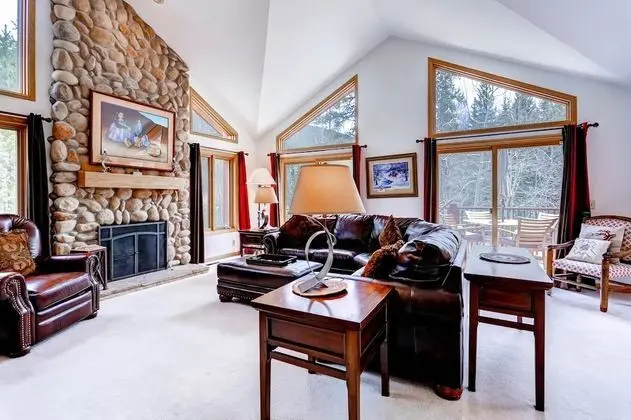 Oda, 4 Yatak Odası (Bryant Home, 3 Bath)