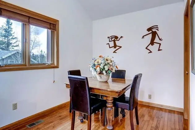 Oda, 4 Yatak Odası (Bryant Home, 3 Bath)