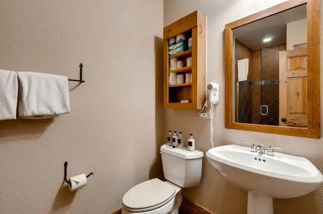Oda, 4 Yatak Odası (Bryant Home, 3 Bath)