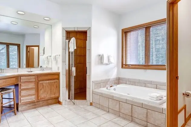 Oda, 4 Yatak Odası (Bryant Home, 3 Bath)