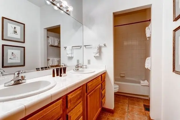 Oda, 4 Yatak Odası (Bryant Home, 3 Bath)