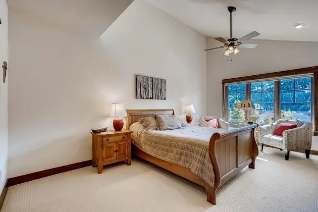 Oda, 4 Yatak Odası (Sanctuary Home, 4 Bath)