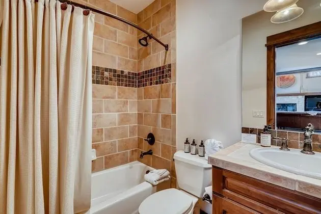 Oda, 4 Yatak Odası (Sanctuary Home, 4 Bath)