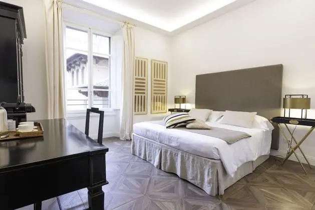 Deluxe Tek Büyük Yataklı Oda, Küvet, Şehir Manzaralı