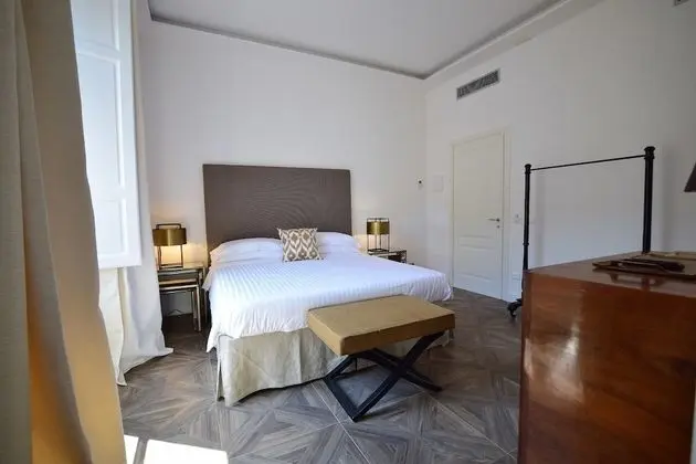 Deluxe Tek Büyük Yataklı Oda, Küvet, Şehir Manzaralı