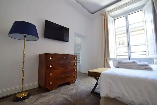 Deluxe Tek Büyük Yataklı Oda, Küvet, Şehir Manzaralı
