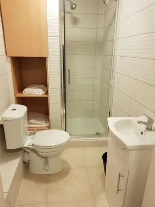 Deluxe Tek Büyük Yataklı Oda (Room 1)