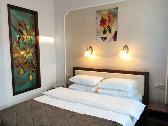Design Tek Büyük Yataklı Oda