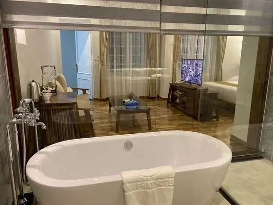 Premium Tek Büyük Yataklı Oda