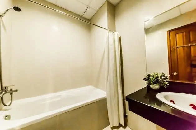Deluxe Tek Büyük Yataklı Oda, 1 Büyük (Queen) Boy Yatak, Sigara İçilmez, Kısmi Deniz Manzarası