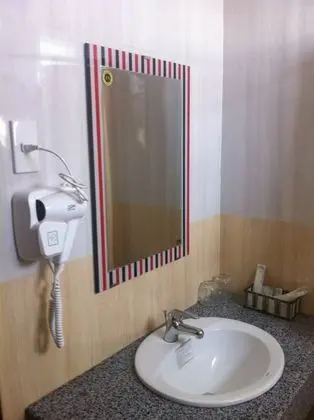 Üç Kişilik Oda