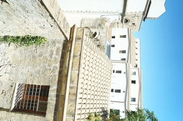 Üç Kişilik Oda