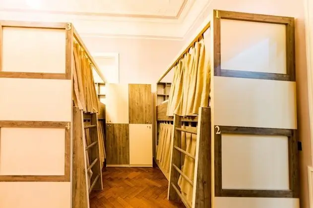Basic Ortak Ranzalı Oda, Karma Ranzalı Oda (1 Bed in 12 Person Dorm)