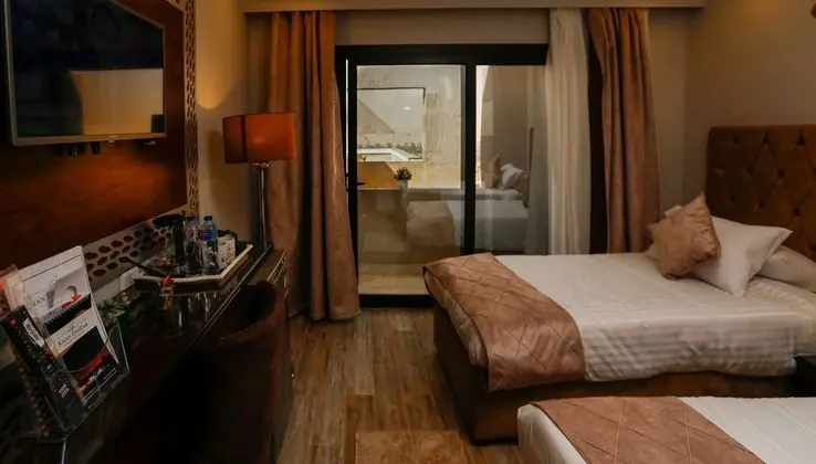 Deluxe Double/Twin Room - Pyramids View With Terrace
