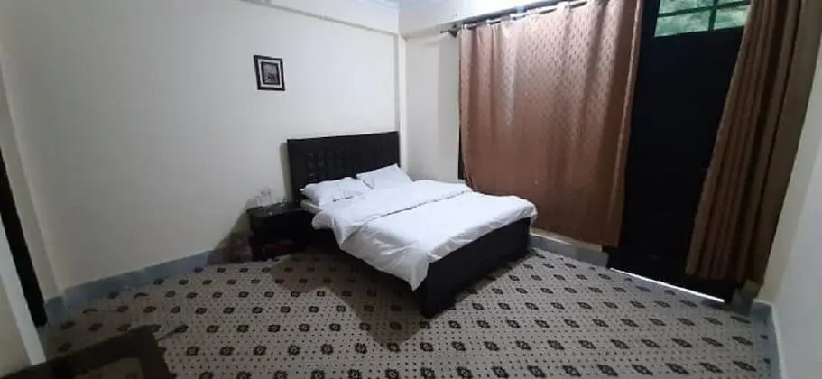 Standard Tek Büyük Yataklı Oda