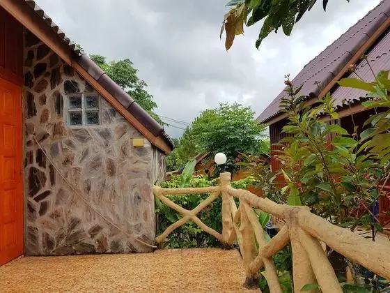 Bungalow with Garden View