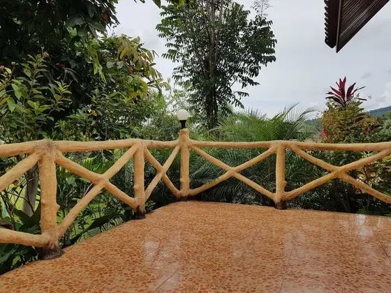 Bungalow with Garden View