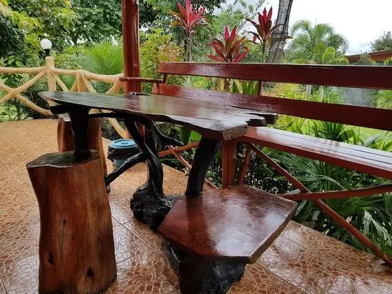 Bungalow with Garden View