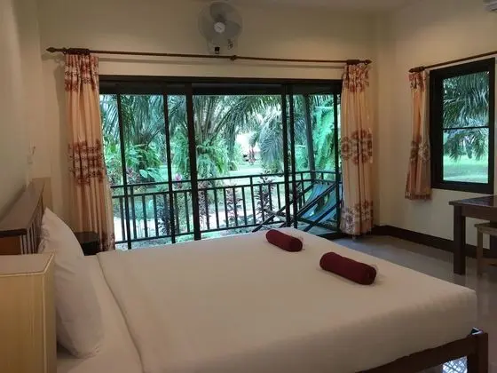 Double Fan Bungalow with Garden View