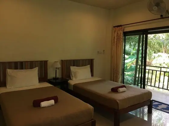 Twin Fan Bungalow with Garden View