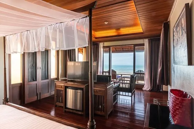 Honeymoon Villa, Denize Sıfır