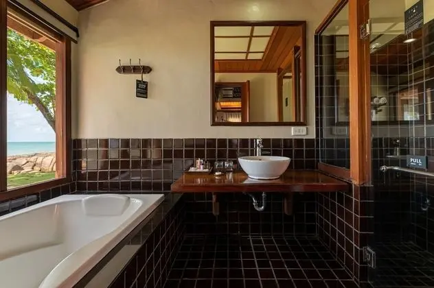 Honeymoon Villa, Denize Sıfır