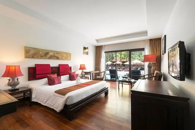 Deluxe Tek Büyük veya İki Ayrı Yataklı Oda, Havuz Kullanımı