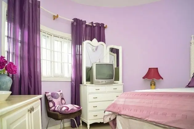 Oda, 1 Büyük (Queen) Boy Yatak, Zemin Kat (Purple Room)