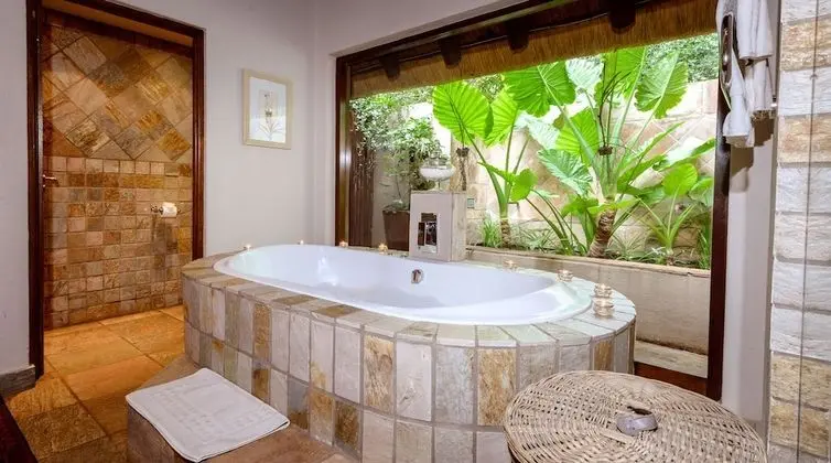 Leadwood Suite