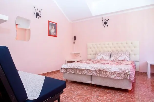 Tek Büyük Yataklı Oda